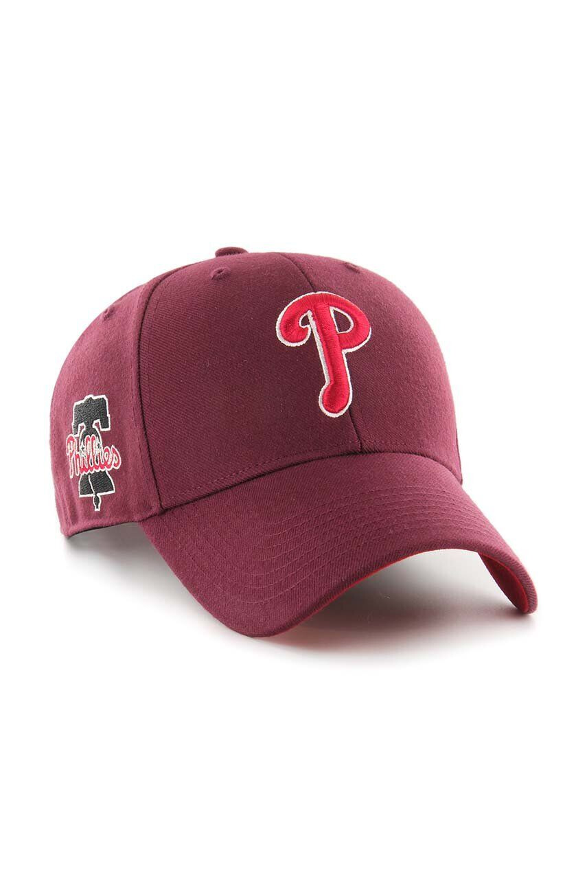 47brand Bavlnená šiltovka MLB Philadelphia Phillies bordová farba s nášivkou - Pepit.sk