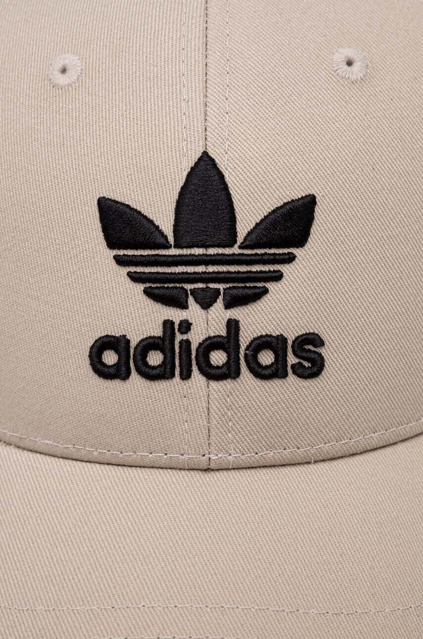 adidas Originals Bavlnená šiltovka béžová farba s nášivkou - Pepit.sk