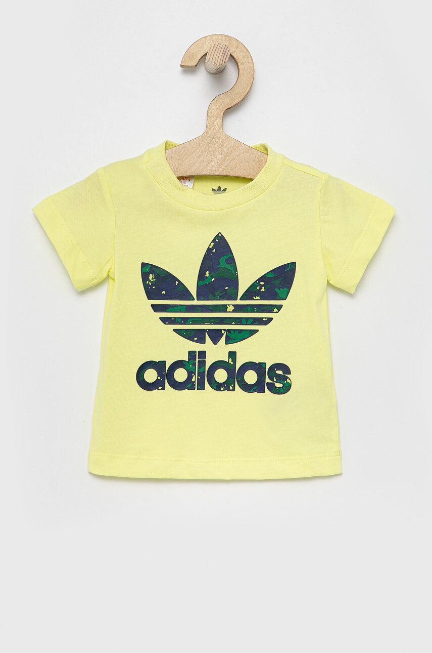 adidas Originals Detské bavlnené tričko HC9586 červená farba s potlačou - Pepit.sk