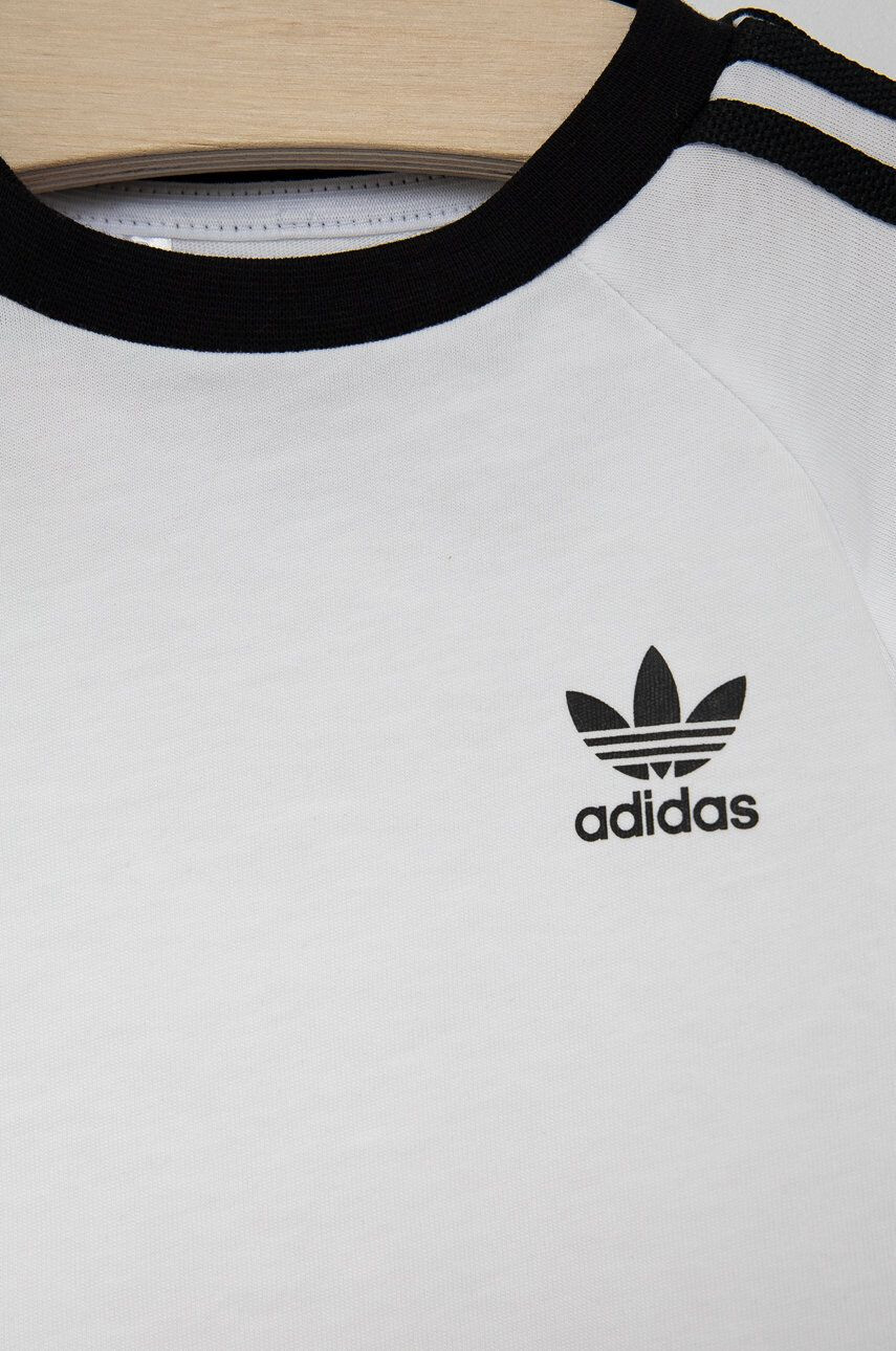 adidas Originals Detské bavlnené tričko DV2824 biela farba s nášivkou - Pepit.sk