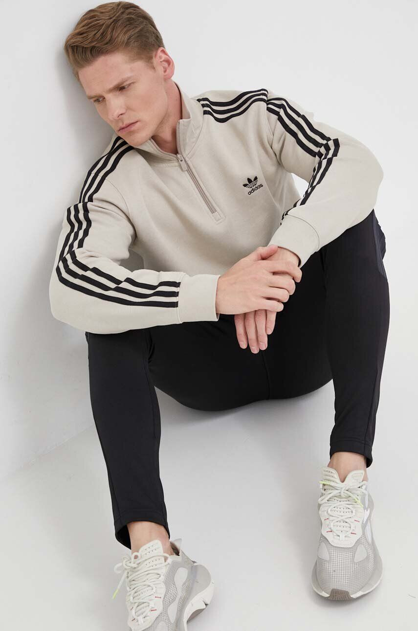 adidas Originals Mikina pánska béžová farba s nášivkou - Pepit.sk