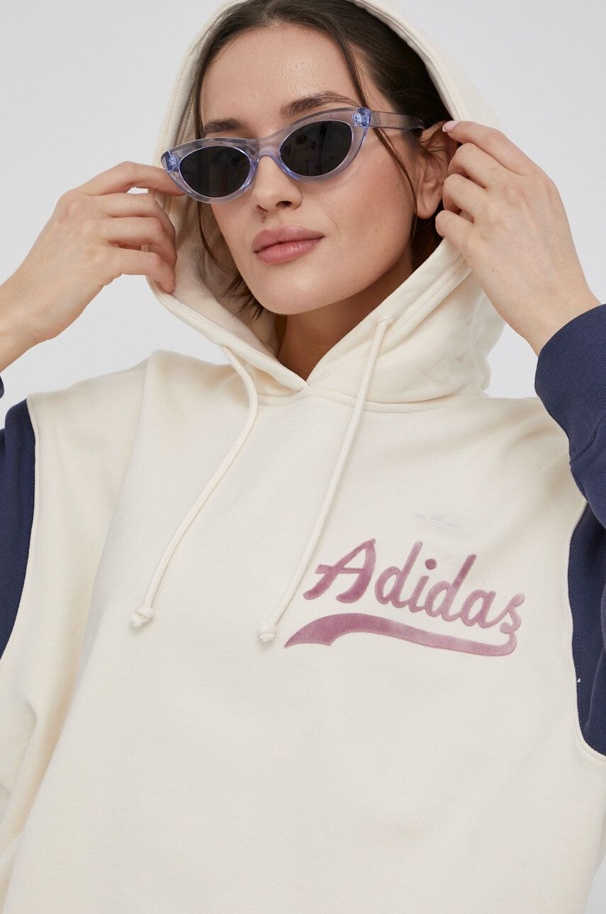 adidas Originals Mikina HD9782 dámska béžová farba s nášivkou - Pepit.sk