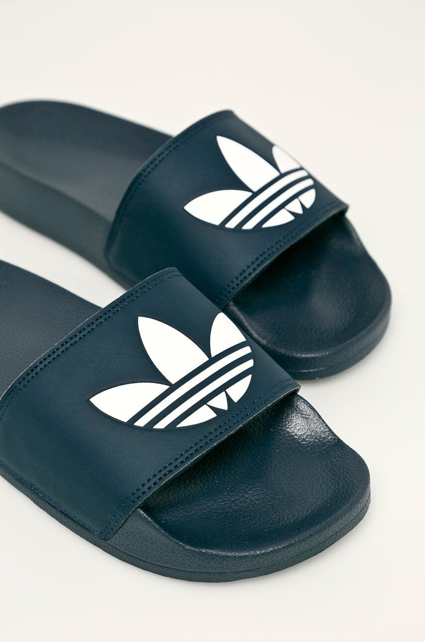 adidas Originals Šľapky ADILETTE LITE pánske tmavomodrá farba - Pepit.sk