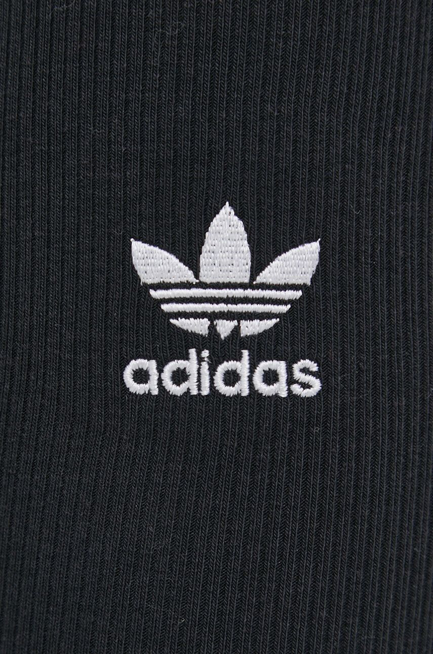 adidas Originals Šortky Adicolor HE9495 HE9495-VIVRED dámske červená farba jednofarebné vysoký pás - Pepit.sk