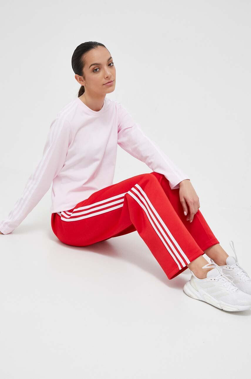 adidas Originals Tepláky červená farba s nášivkou - Pepit.sk