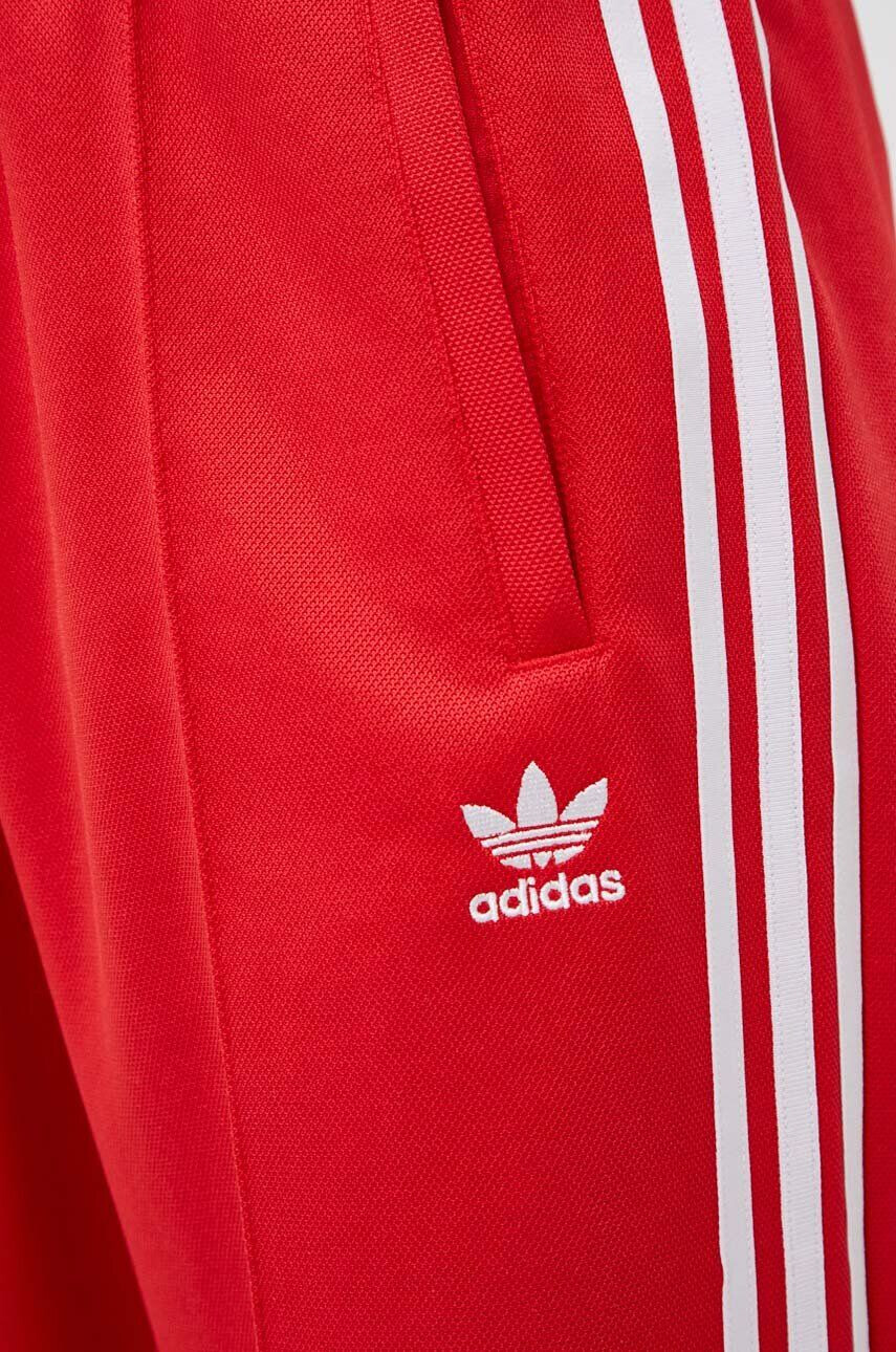 adidas Originals Tepláky červená farba s nášivkou - Pepit.sk