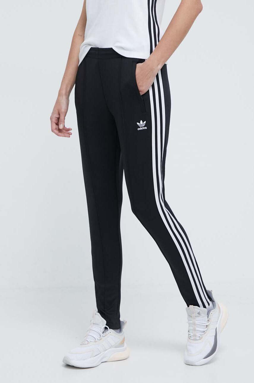 adidas Originals Tepláky SST Classic TP čierna farba s nášivkou IK6600 - Pepit.sk