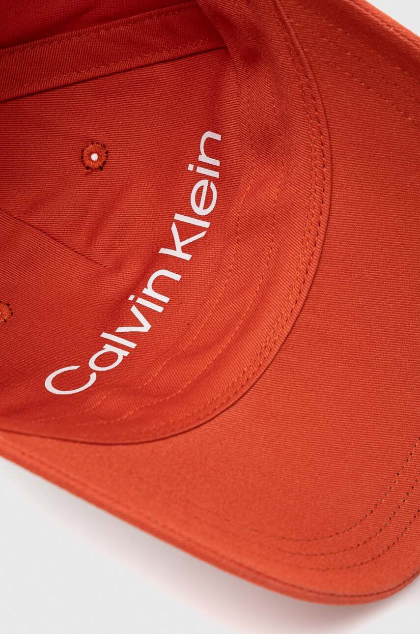 Calvin Klein Bavlnená šiltovka oranžová farba s nášivkou - Pepit.sk