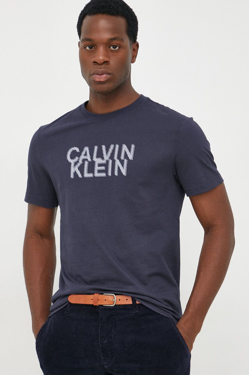 Calvin Klein Bavlnené tričko fialová farba jednofarebné - Pepit.sk