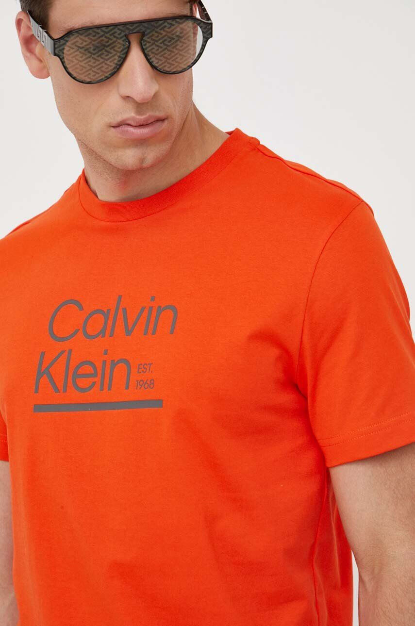 Calvin Klein Bavlnené tričko zelená farba jednofarebný - Pepit.sk