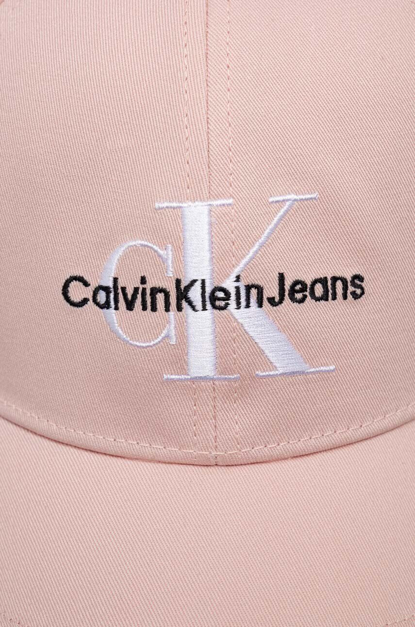 Calvin Klein Jeans Bavlnená šiltovka ružová farba s nášivkou - Pepit.sk