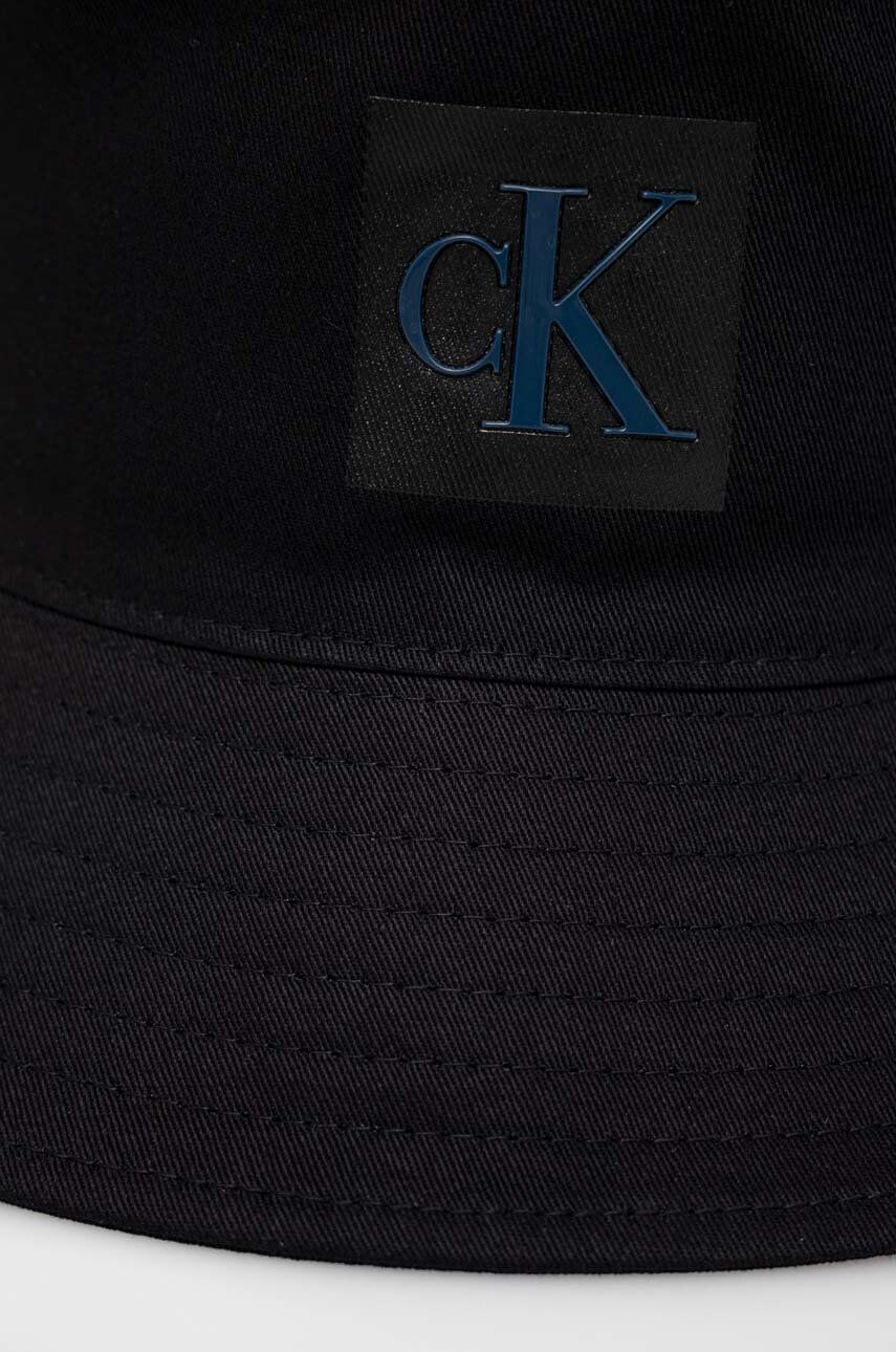 Calvin Klein Jeans Bavlnený klobúk biela farba bavlnený - Pepit.sk