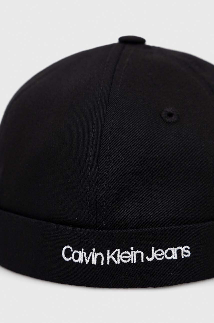 Calvin Klein Jeans Detská bavlnená čiapka čierna farba biela z tenkej pleteniny bavlnená - Pepit.sk