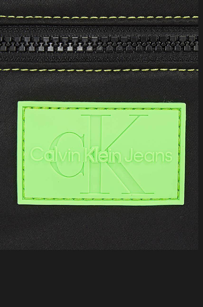 Calvin Klein Jeans Detská ľadvinka čierna farba - Pepit.sk