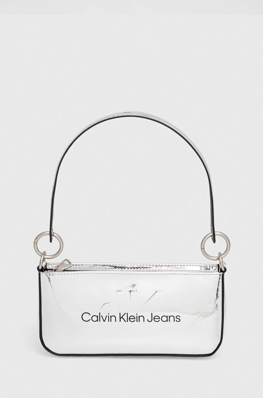 Calvin Klein Jeans Kabelka strieborná farba - Pepit.sk