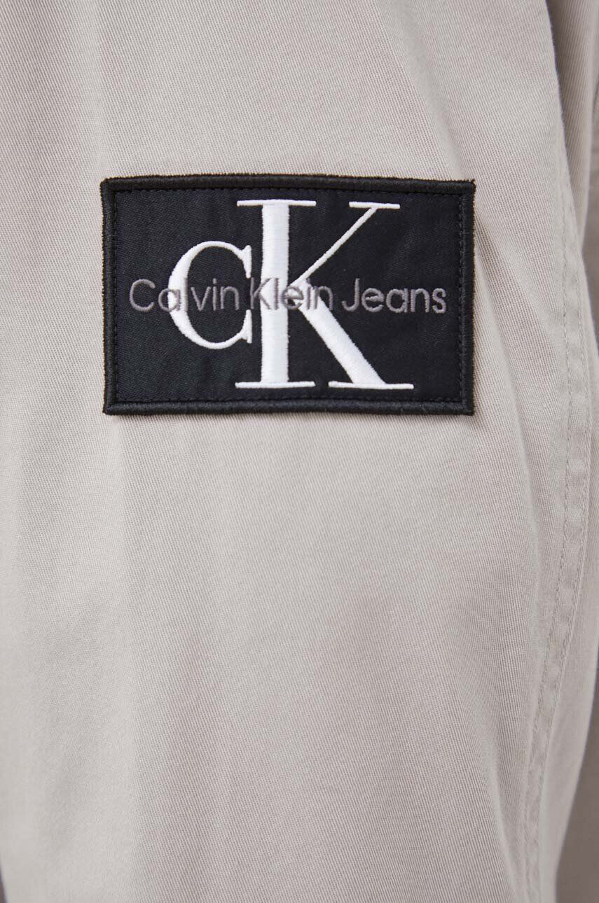 Calvin Klein Jeans Košeľa pánska šedá farba voľný strih s klasickým golierom - Pepit.sk