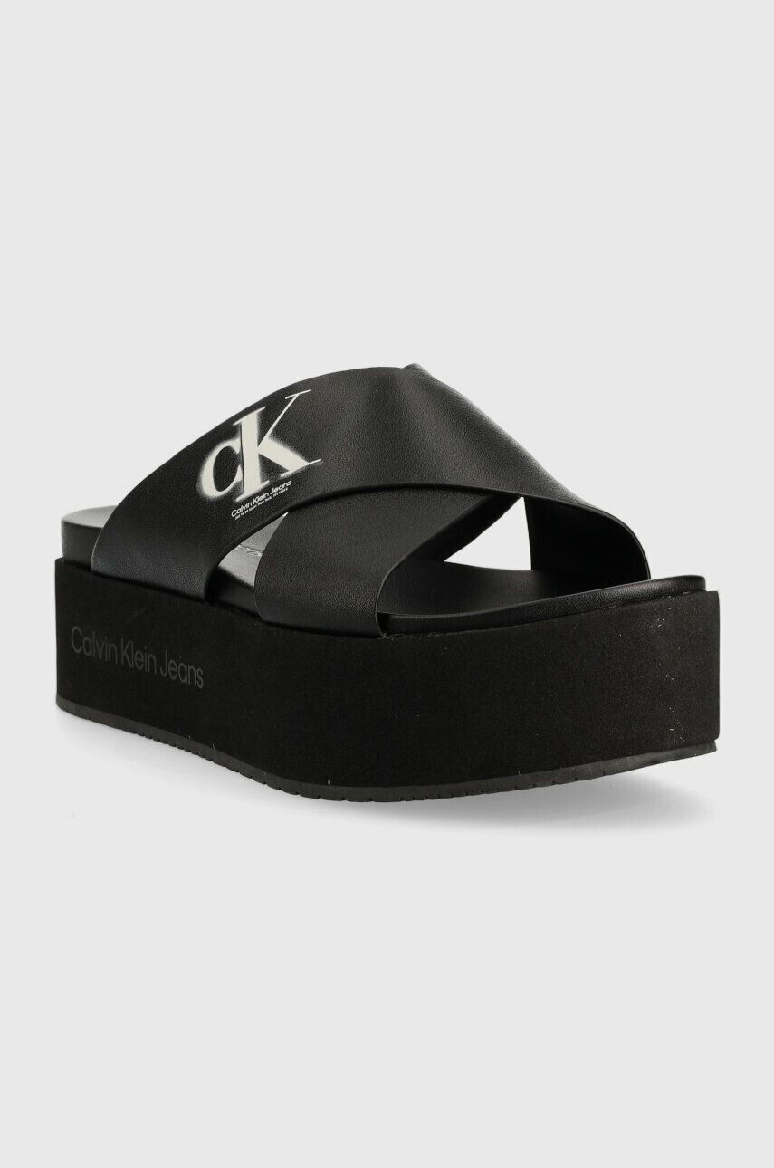 Calvin Klein Jeans Kožené šľapky FLATFORM CRISSX OVERSIZED BRAND - Pepit.sk