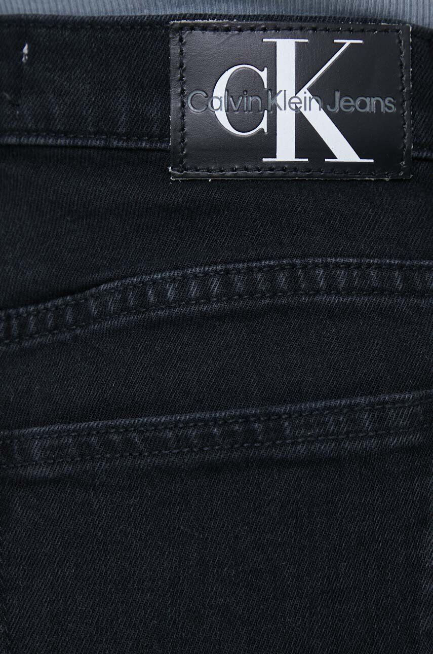 Calvin Klein Jeans Rifľové krátke nohavice dámske čierna farba jednofarebné vysoký pás - Pepit.sk