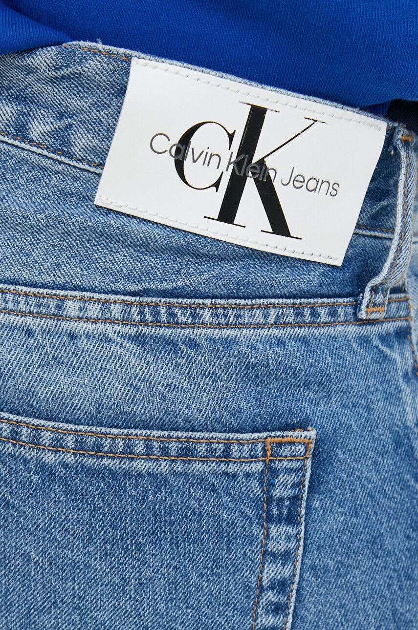 Calvin Klein Jeans Rifľové krátke nohavice dámske jednofarebné stredne vysoký pás - Pepit.sk