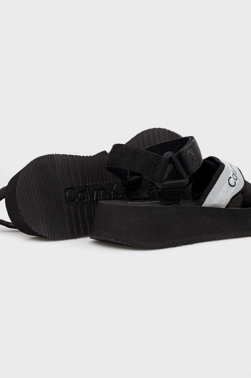 Calvin Klein Jeans Sandále Prefresato Sandal dámske čierna farba na platforme - Pepit.sk