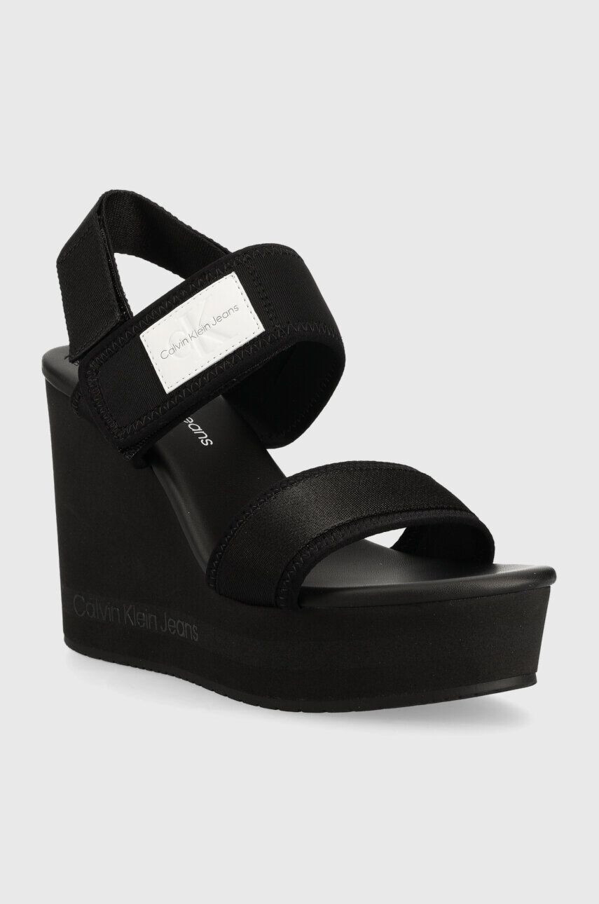 Calvin Klein Jeans Sandále WEDGE SANDAL BADGE dámske čierna farba na kline YW0YW01028 - Pepit.sk