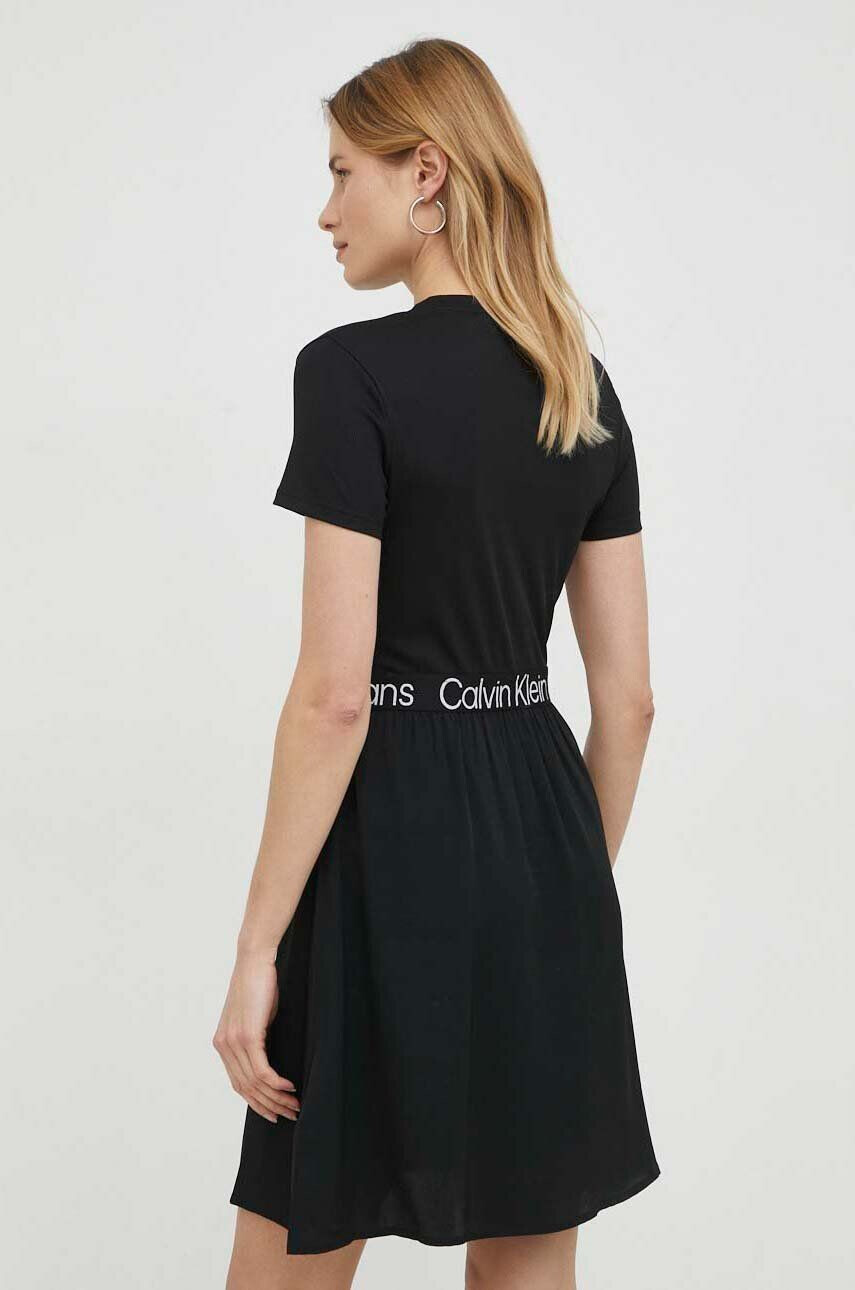 Calvin Klein Jeans Šaty béžová farba mini oversize - Pepit.sk