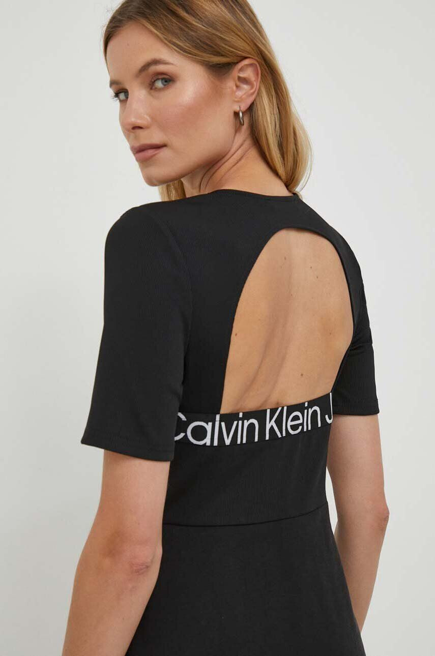 Calvin Klein Jeans Šaty čierna farba mini rovný strih - Pepit.sk