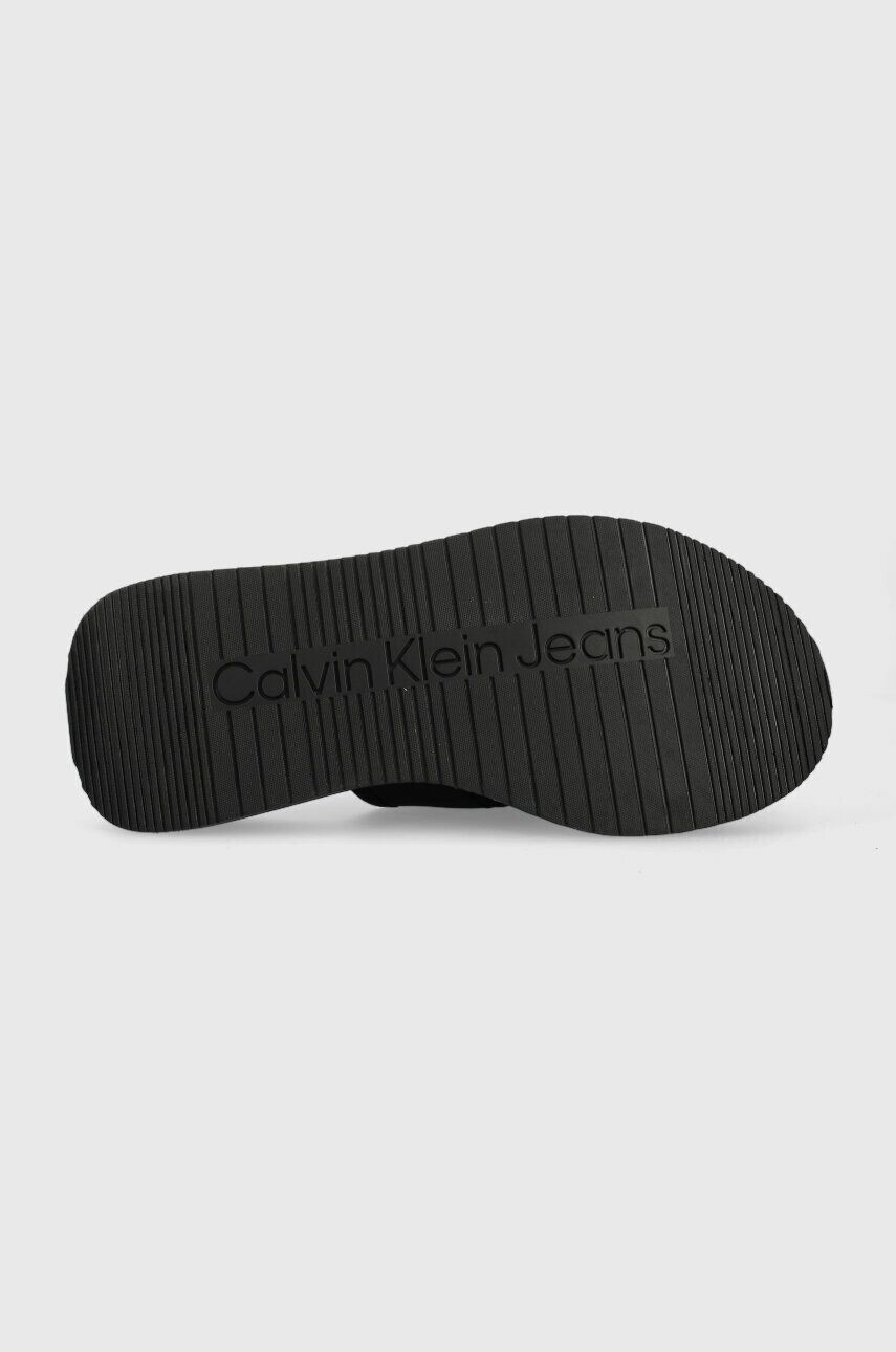 Calvin Klein Jeans Šľapky PREFRESATO SANDAL SOFTNY dámske čierna farba na platforme YW0YW00968 - Pepit.sk