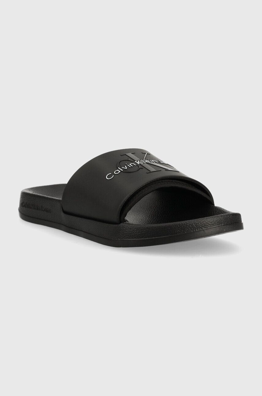 Calvin Klein Jeans Šľapky SLIDE MONOGRAM TPU - Pepit.sk