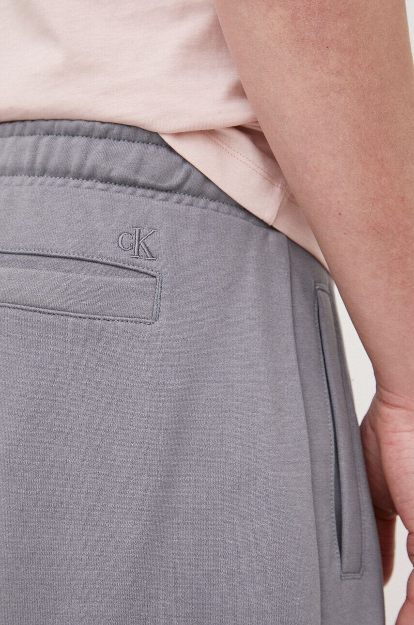 Calvin Klein Jeans Šortky pánske šedá farba - Pepit.sk