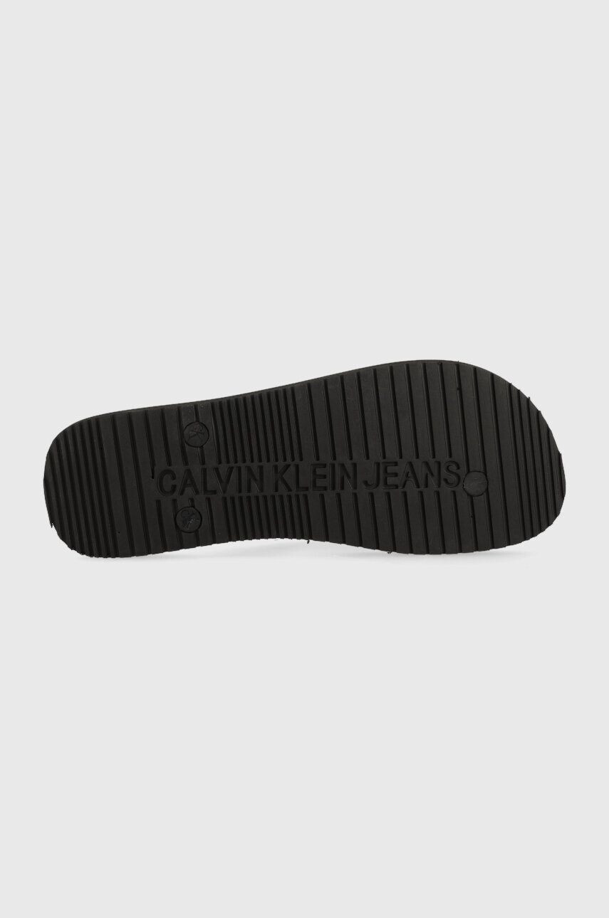 Calvin Klein Jeans Žabky BEACH SANDAL AOP pánske čierna farba YM0YM00656 - Pepit.sk