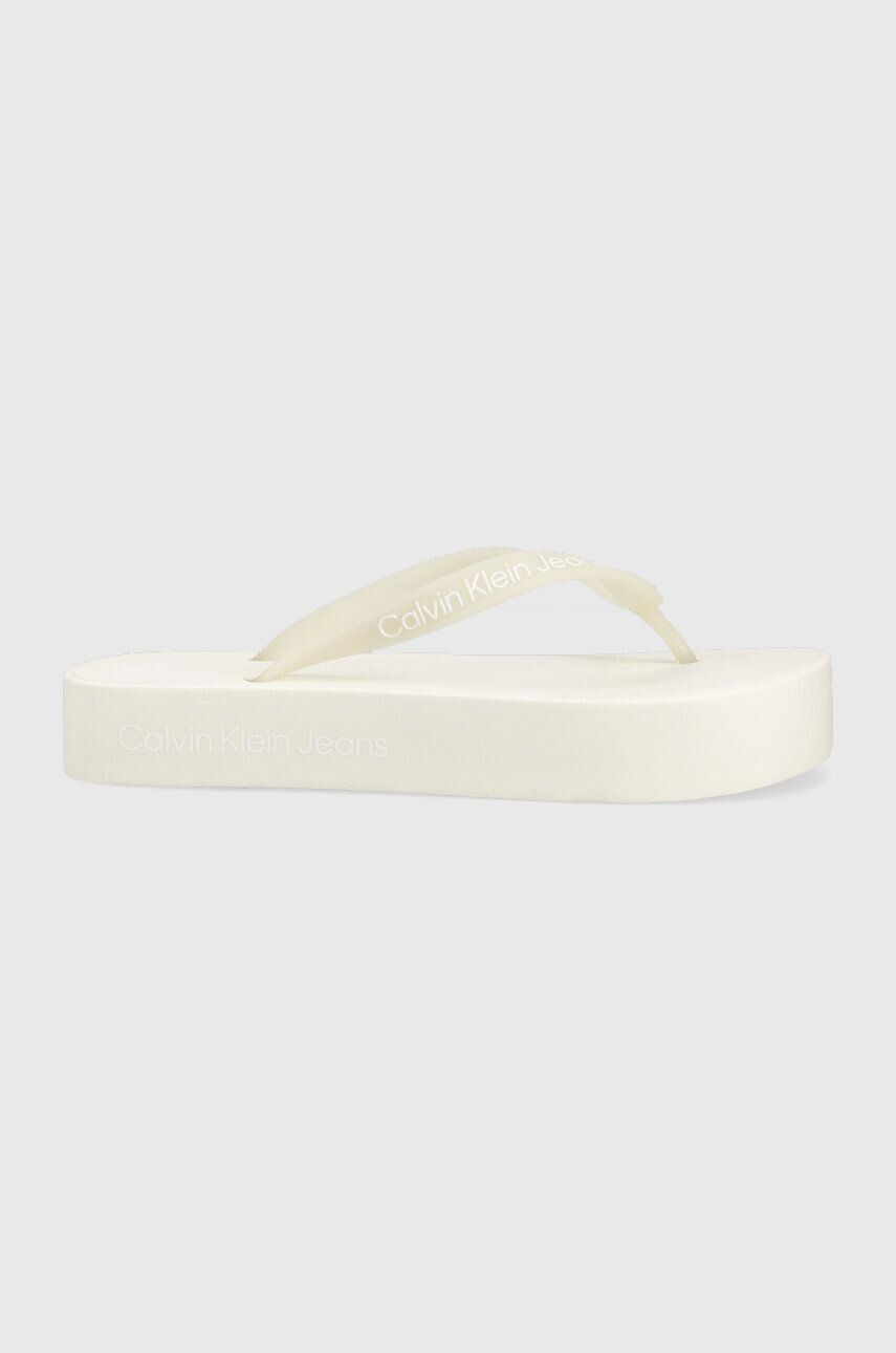 Calvin Klein Jeans Žabky BEACH SANDAL FLATFOR dámske biela farba na platforme YW0YW01092 - Pepit.sk