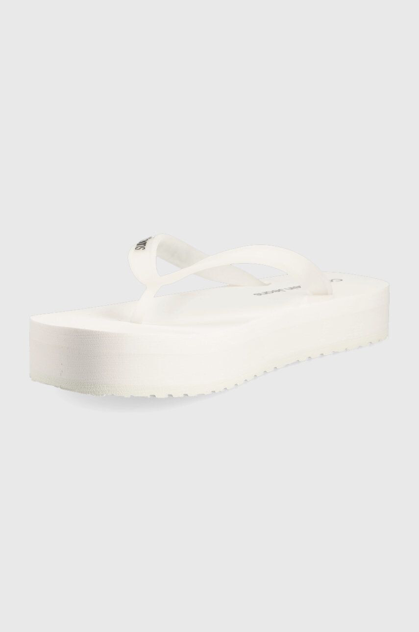 Calvin Klein Jeans Žabky Beach Sandal Flatform dámske biela farba na plochom podpätku - Pepit.sk