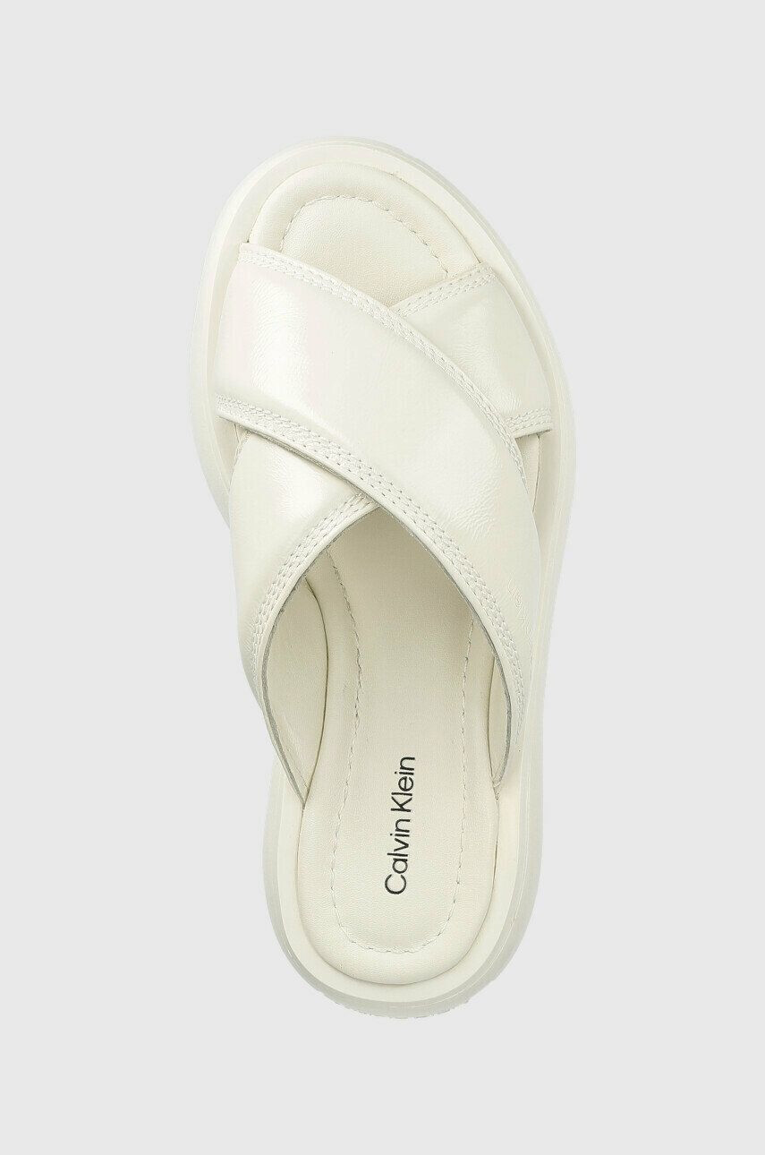 Calvin Klein Kožené šľapky BUBBLE SLIDE - PAT dámske biela farba na platforme HW0HW01469 - Pepit.sk