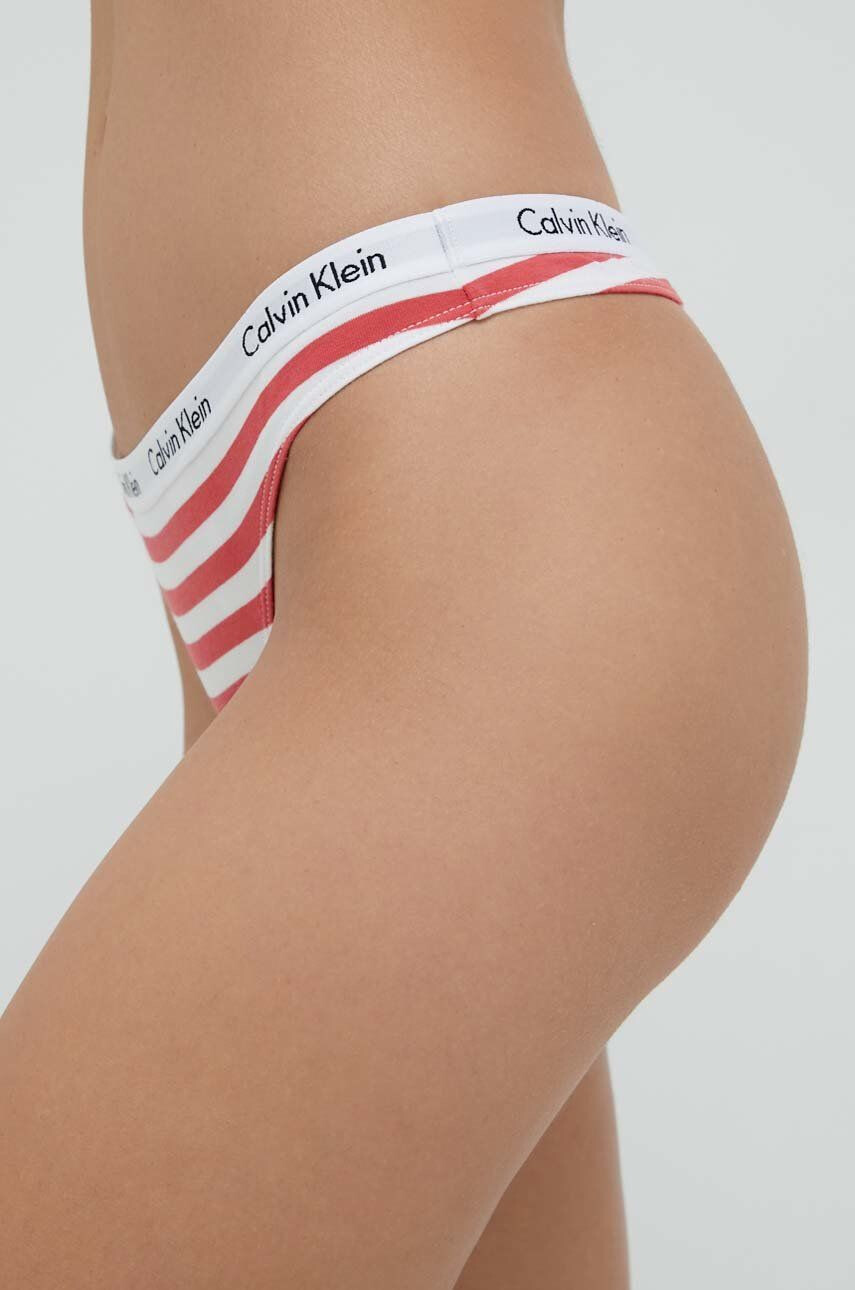 Calvin Klein Underwear Tangá červená farba - Pepit.sk