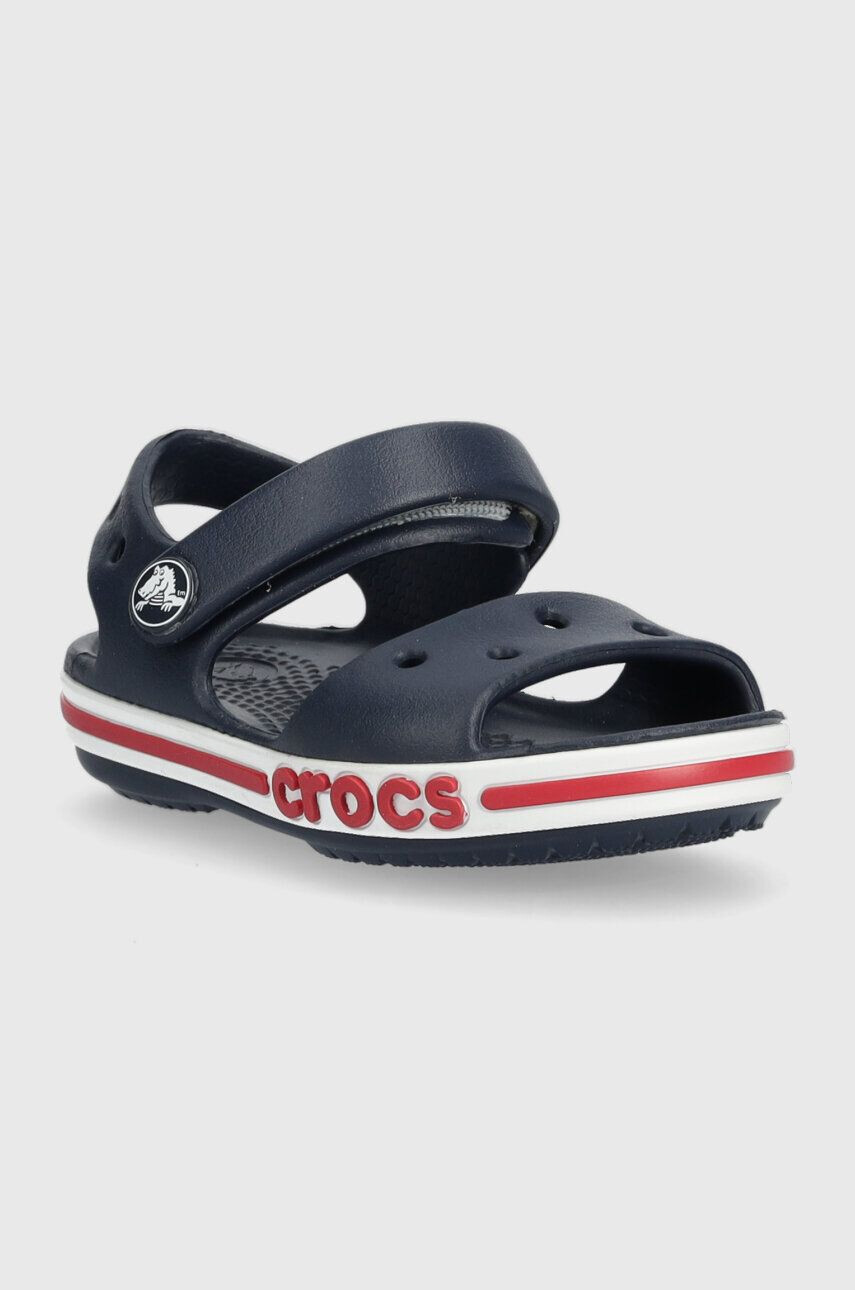 Crocs Detské sandále BAYABAND SANDAL tmavomodrá farba - Pepit.sk