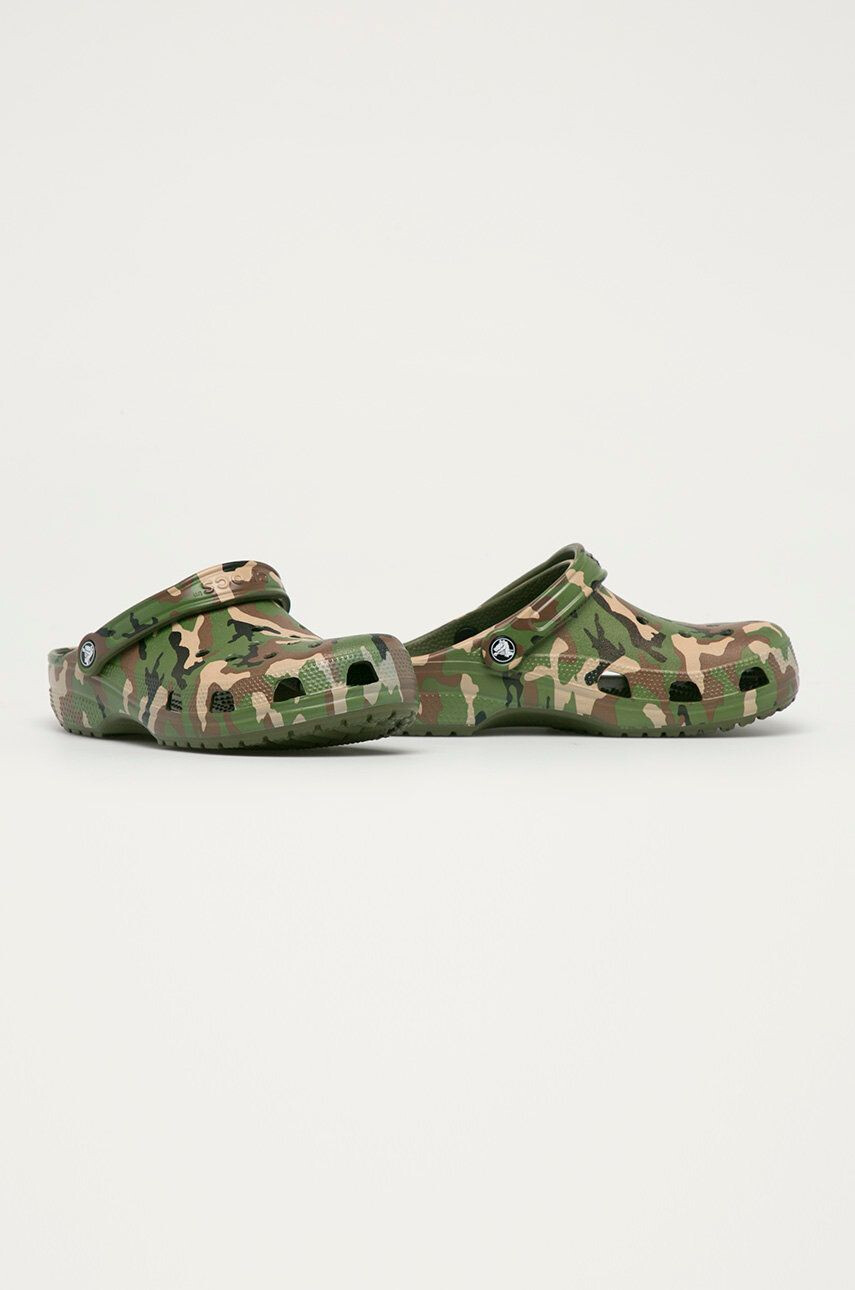 Crocs Šľapky Classic Pritned Camo Clog RINTED.CAMO.CLOG.206454-ARMYGREEN/ pánske zelená farba 206454 - Pepit.sk