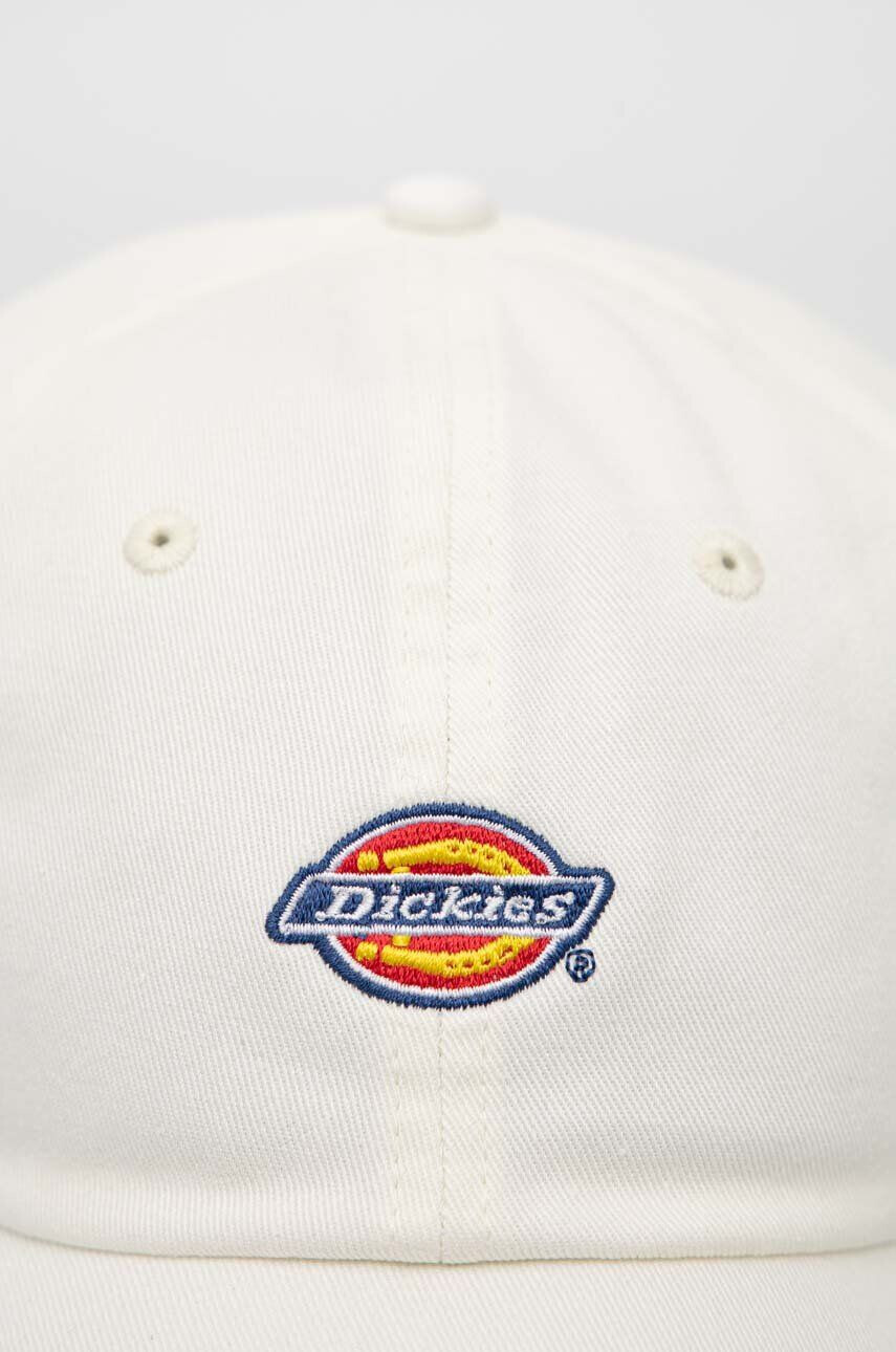 Dickies Bavlnená šiltovka DK0A4TKVC581-CLOUD biela farba s nášivkou - Pepit.sk