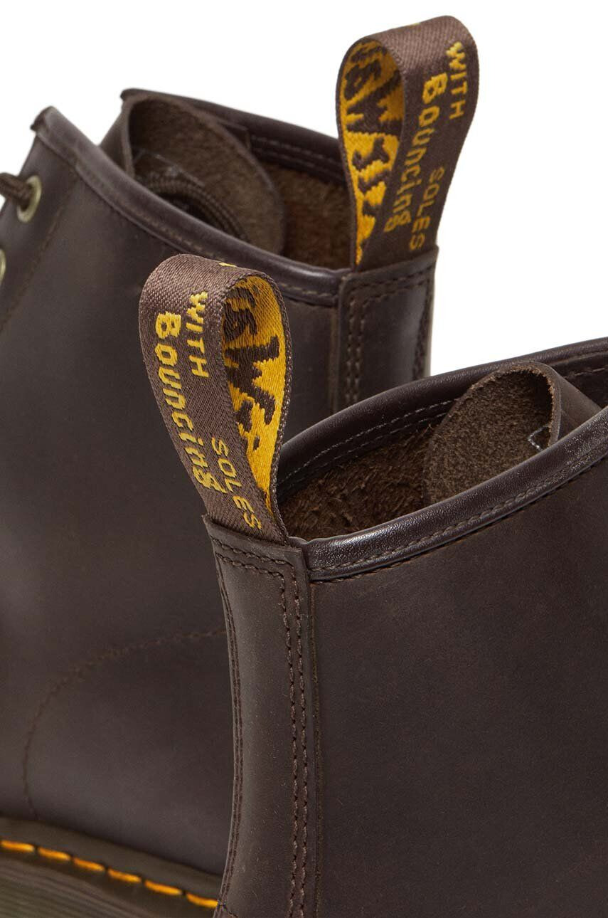 Dr. Martens Kožené členkové topánky 101 dámske hnedá farba na plochom podpätku DM27761201 - Pepit.sk