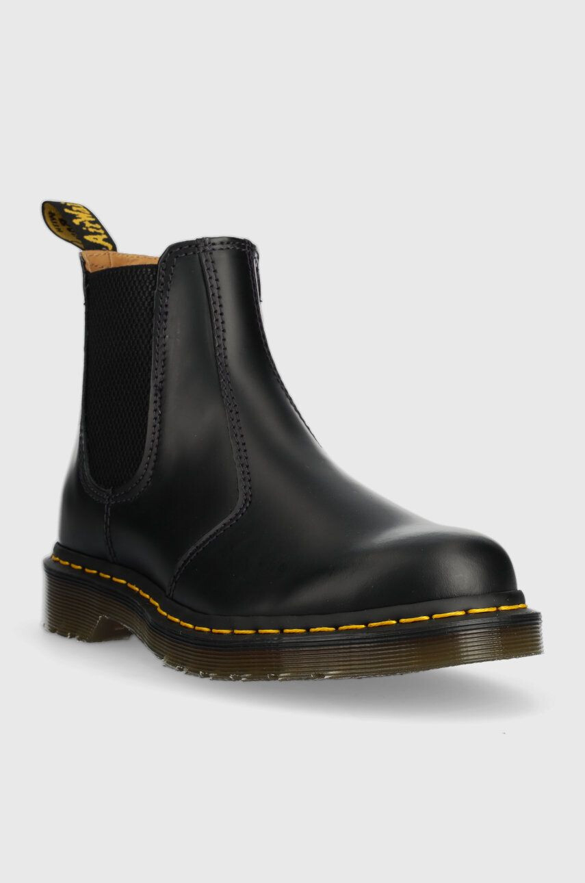 Dr. Martens Kožené topánky chelsea 22227001-black dámske čierna farba na plochom podpätku - Pepit.sk