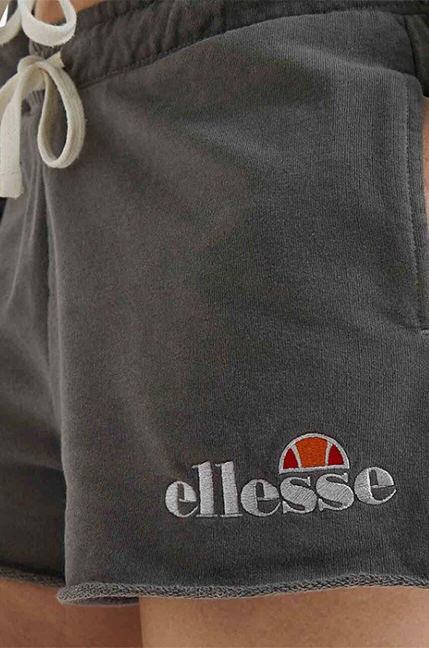 Ellesse Bavlnené šortky Colieur SGM14015-PINK šedá farba s nášivkou stredne vysoký pás - Pepit.sk