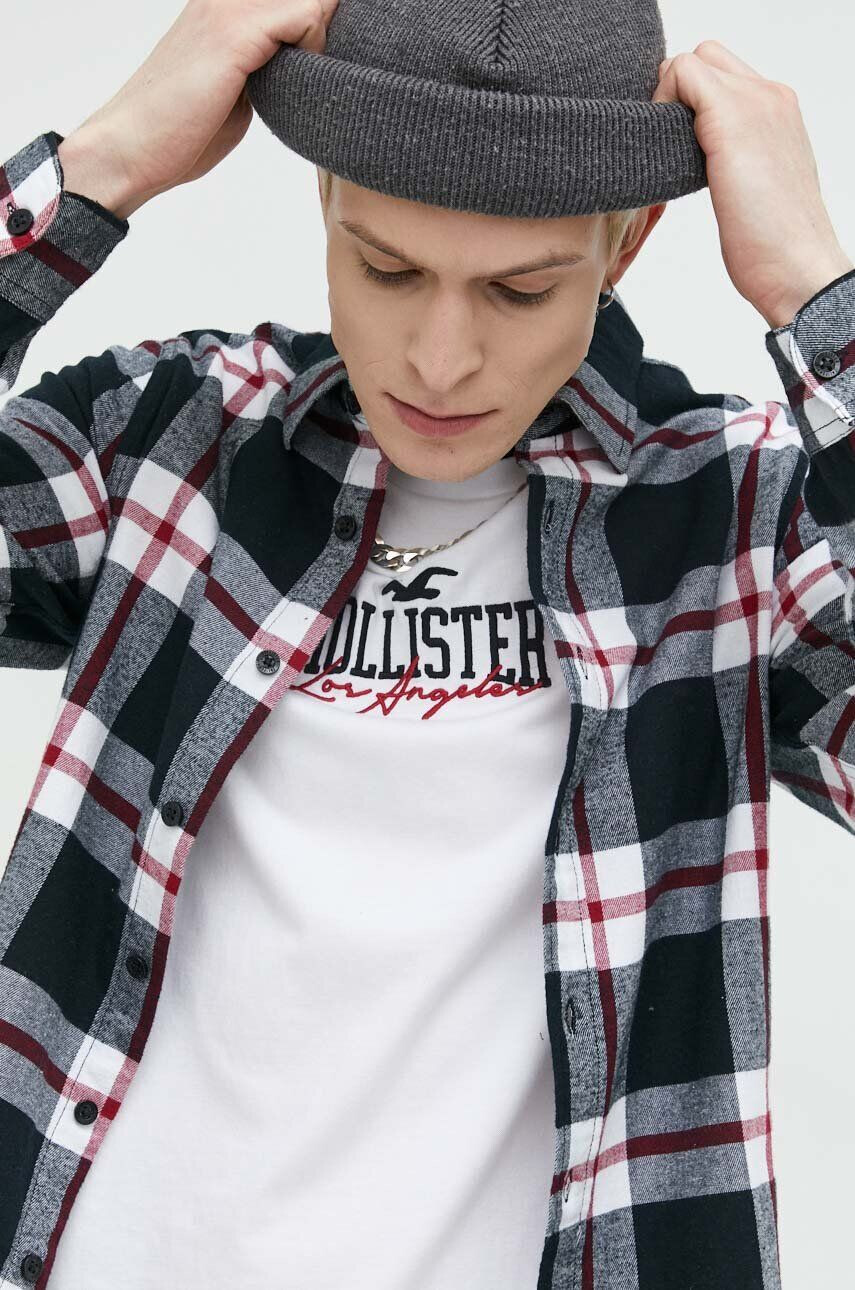 Hollister Co. Bavlnená košeľa pánska čierna farba regular s klasickým golierom - Pepit.sk