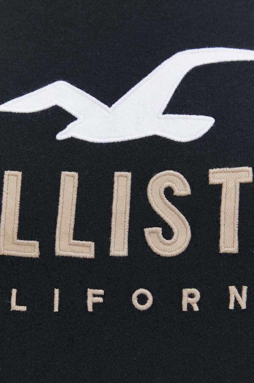 Hollister Co. Bavlnené tričko čierna farba s nášivkou - Pepit.sk