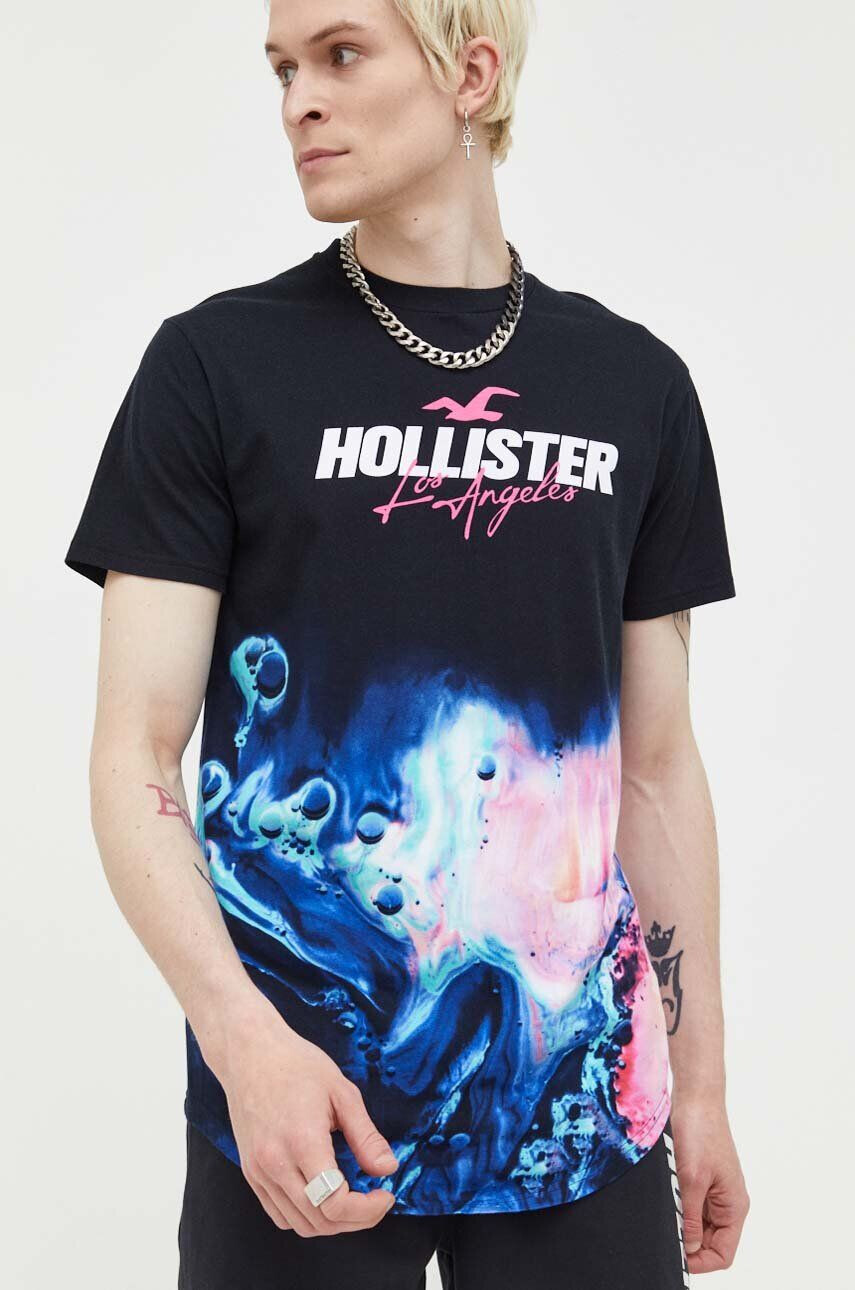 Hollister Co. Bavlnené tričko čierna farba vzorované - Pepit.sk