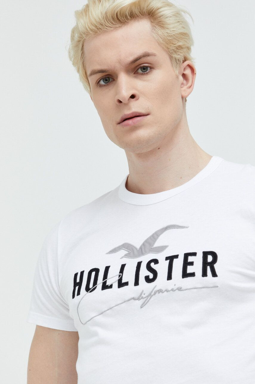 Hollister Co. Bavlnené tričko biela farba s nášivkou - Pepit.sk