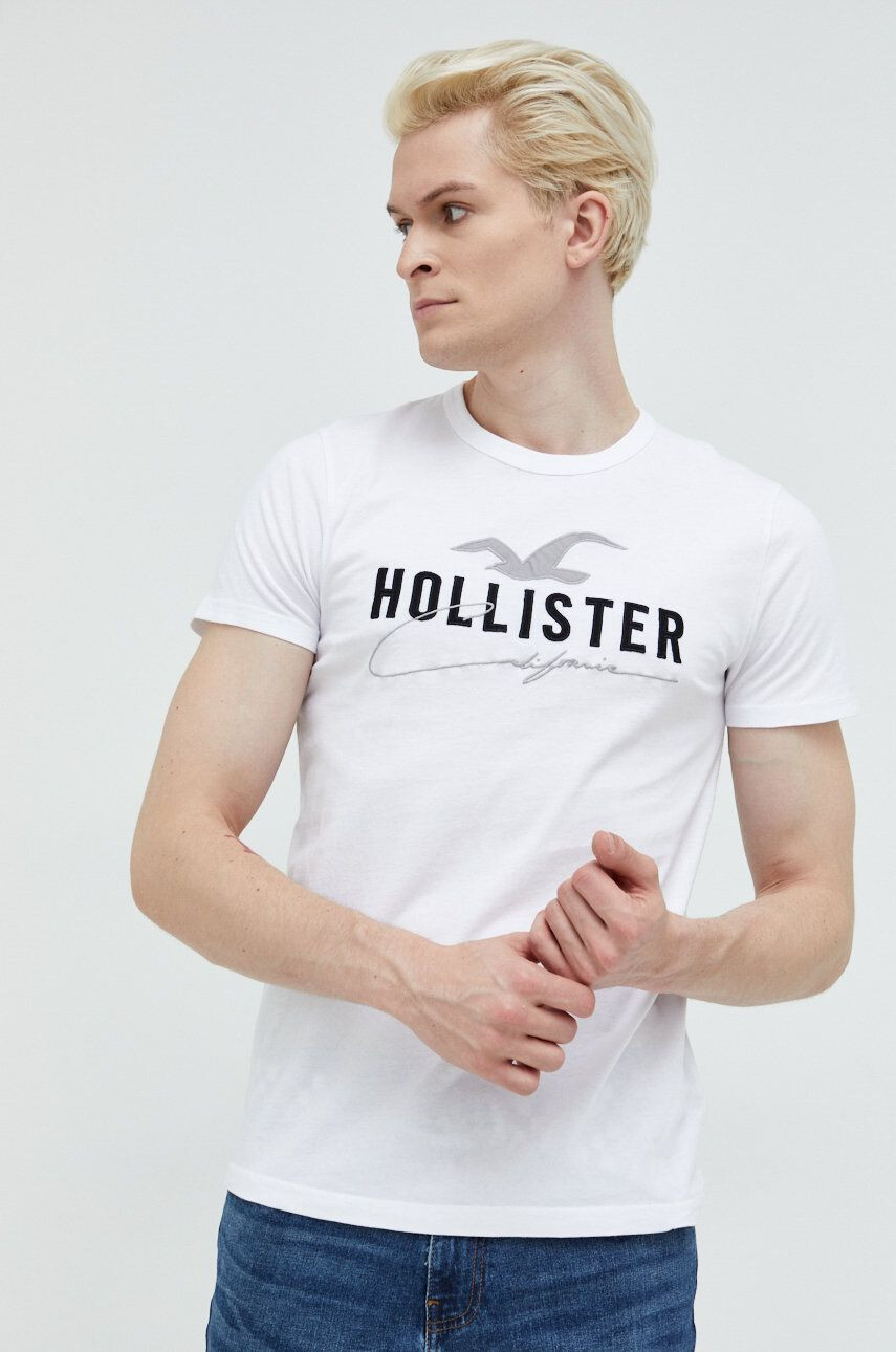 Hollister Co. Bavlnené tričko biela farba s nášivkou - Pepit.sk