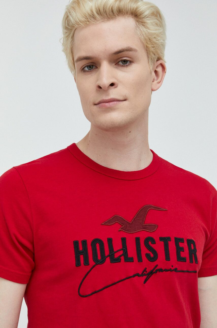 Hollister Co. Bavlnené tričko červená farba s nášivkou - Pepit.sk