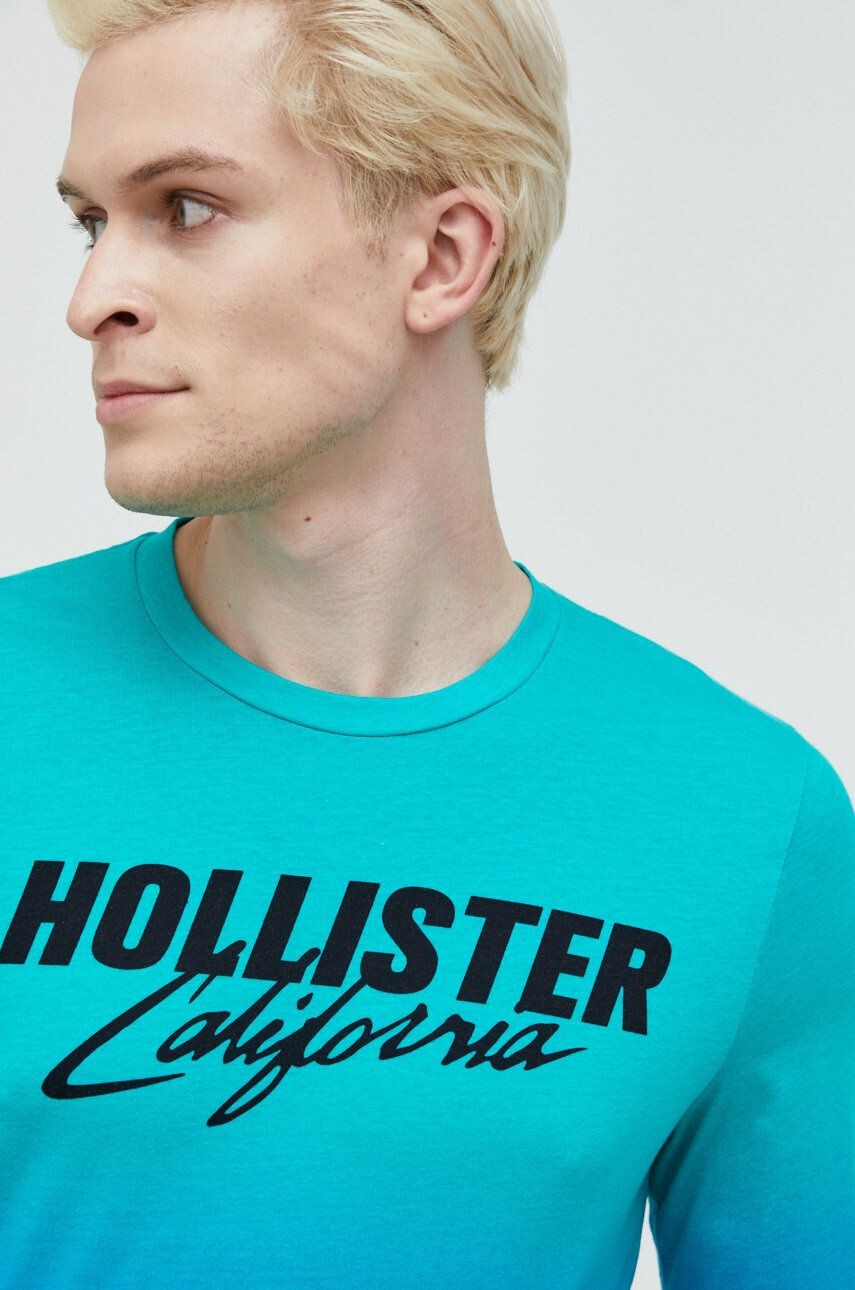 Hollister Co. Bavlnené tričko s dlhým rukávom biela farba s potlačou - Pepit.sk