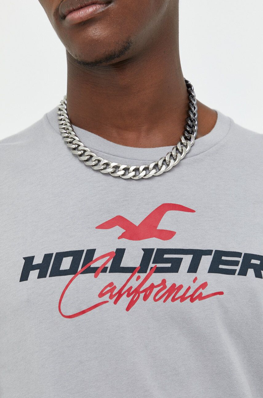 Hollister Co. Bavlnené tričko s dlhým rukávom biela farba s potlačou - Pepit.sk