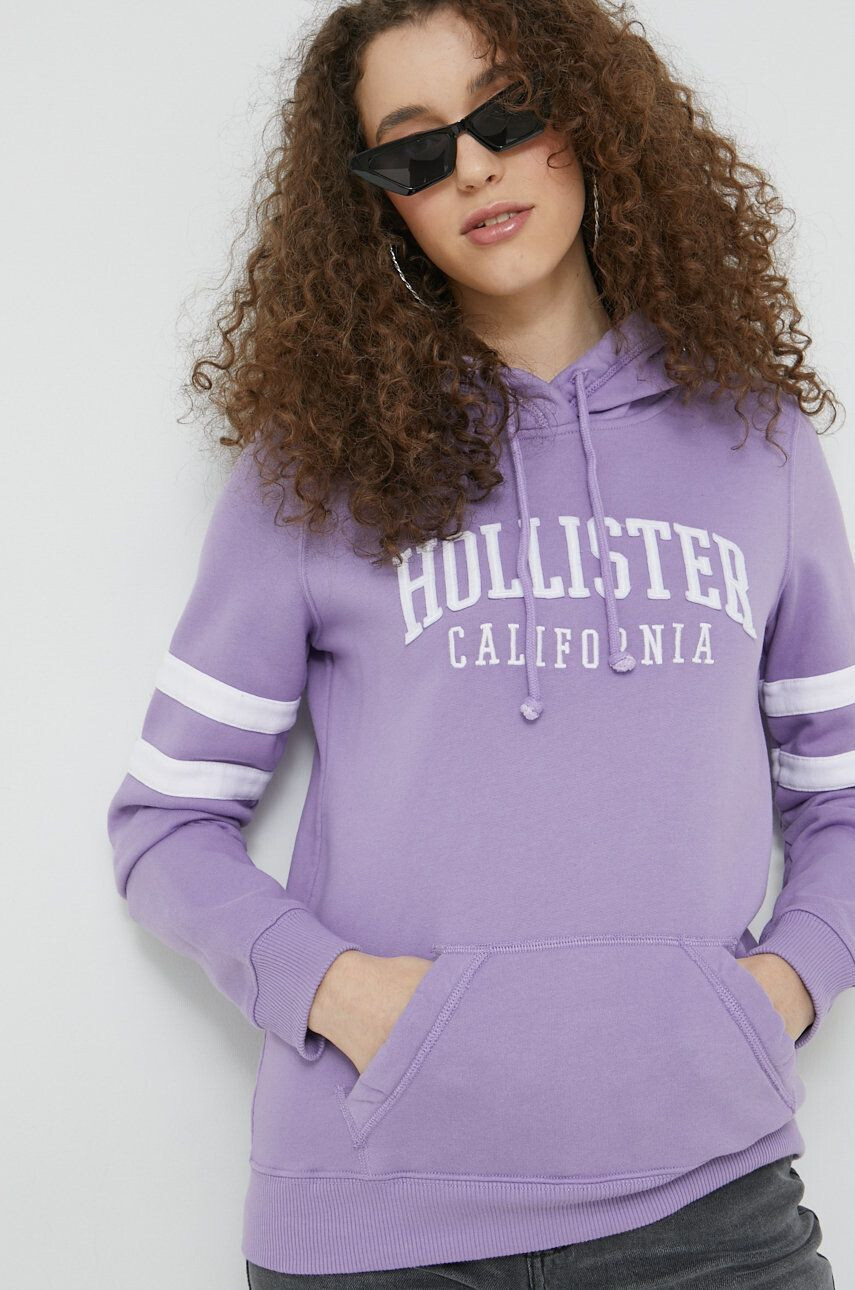 Hollister Co. Mikina dámska fialová farba s kapucňou s nášivkou - Pepit.sk